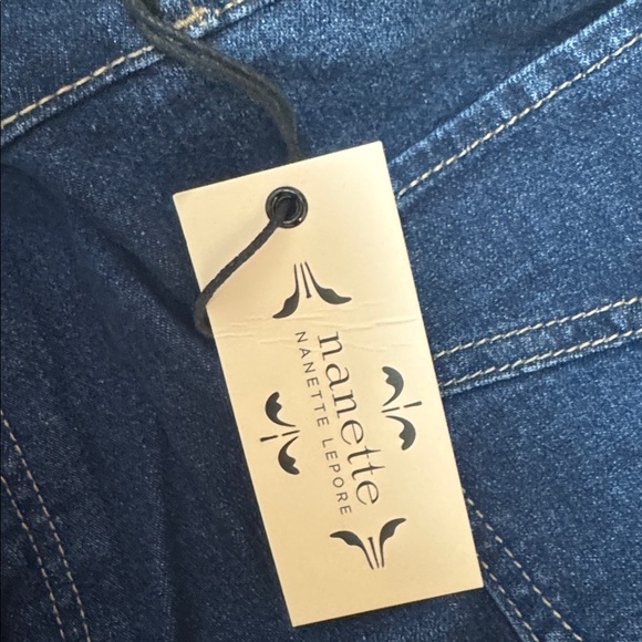 High-Waisted Blue Jeans - Picture 10 of 15